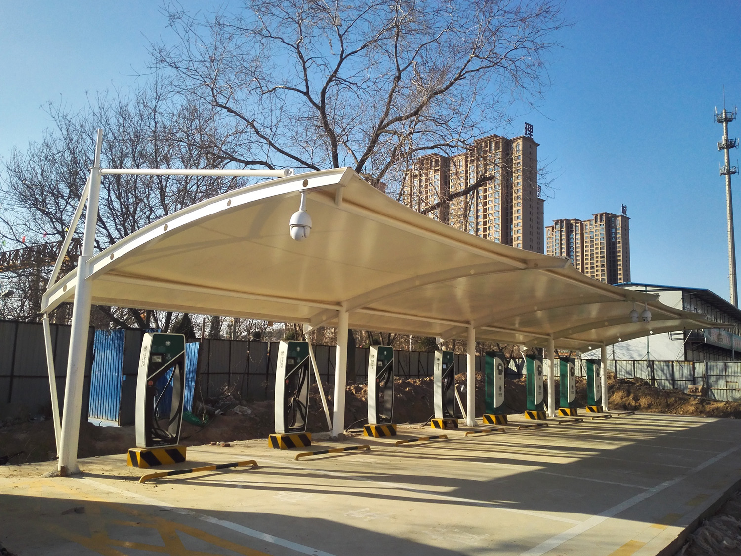 充氣式膜結(jié)構(gòu),大車站膜結(jié)構(gòu),蔬菜生產(chǎn)基地膜結(jié)構(gòu),卡斯蒂諾膜材