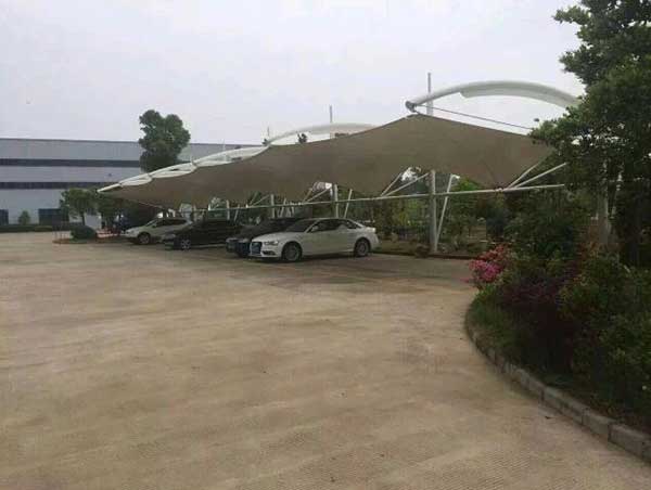 濰坊市中心血站建造采血車膜結(jié)構停車棚工程