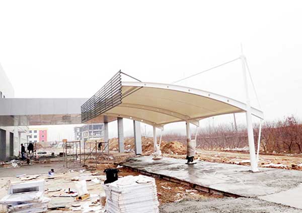 PTFE膜結(jié)構(gòu)抗臺風(fēng)實測報告：風(fēng)洞試驗數(shù)據(jù)與真實案例對比