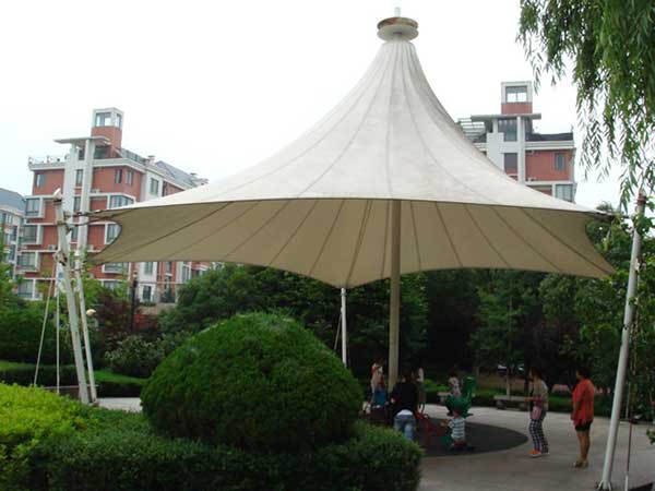 鋼結(jié)構(gòu)廠房：現(xiàn)代建筑的堅(jiān)實(shí)骨架與綠色選擇